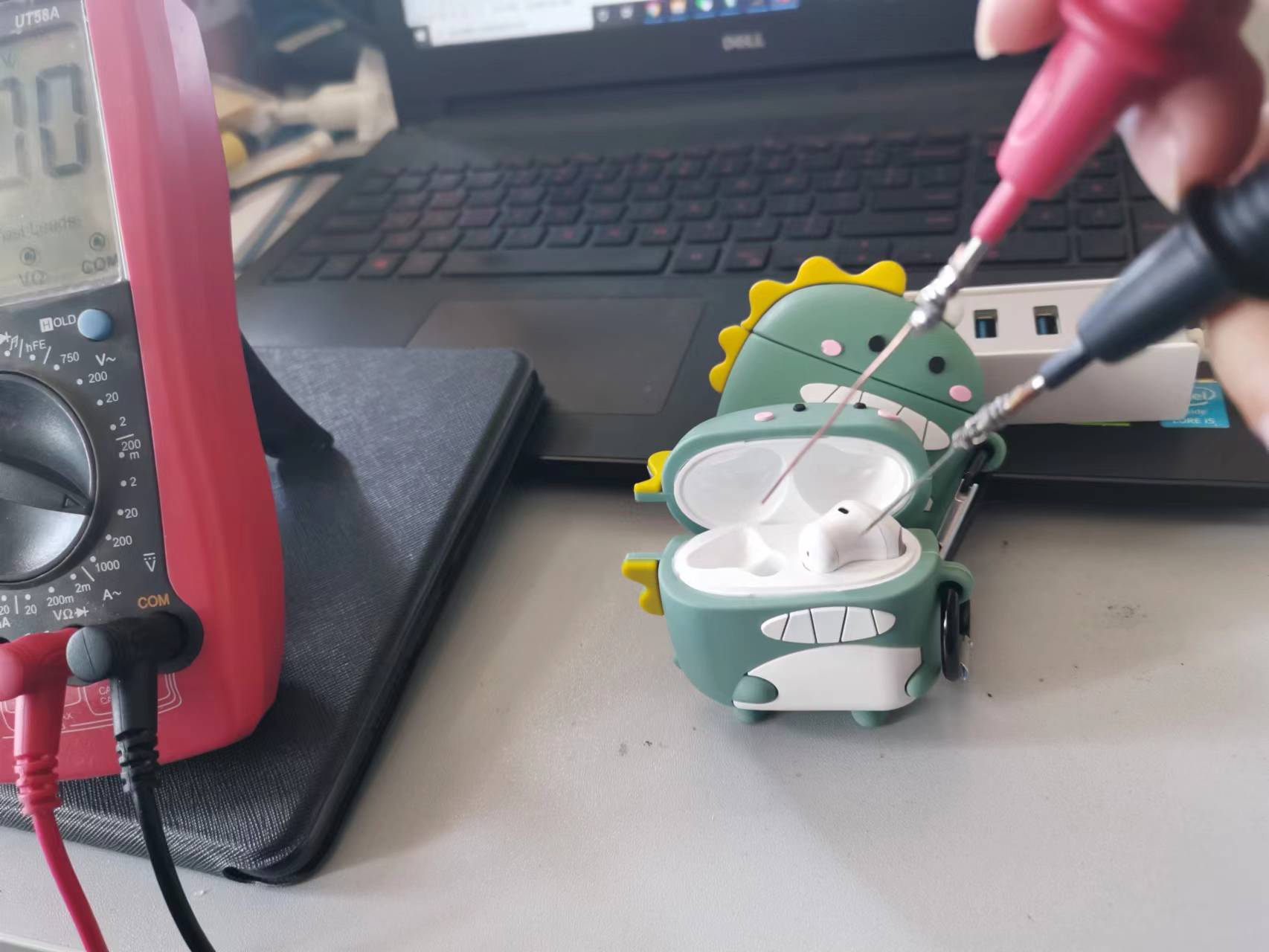 查看牙床.jpg