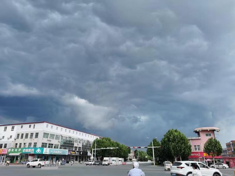 昌黎广源压制天气.jpg