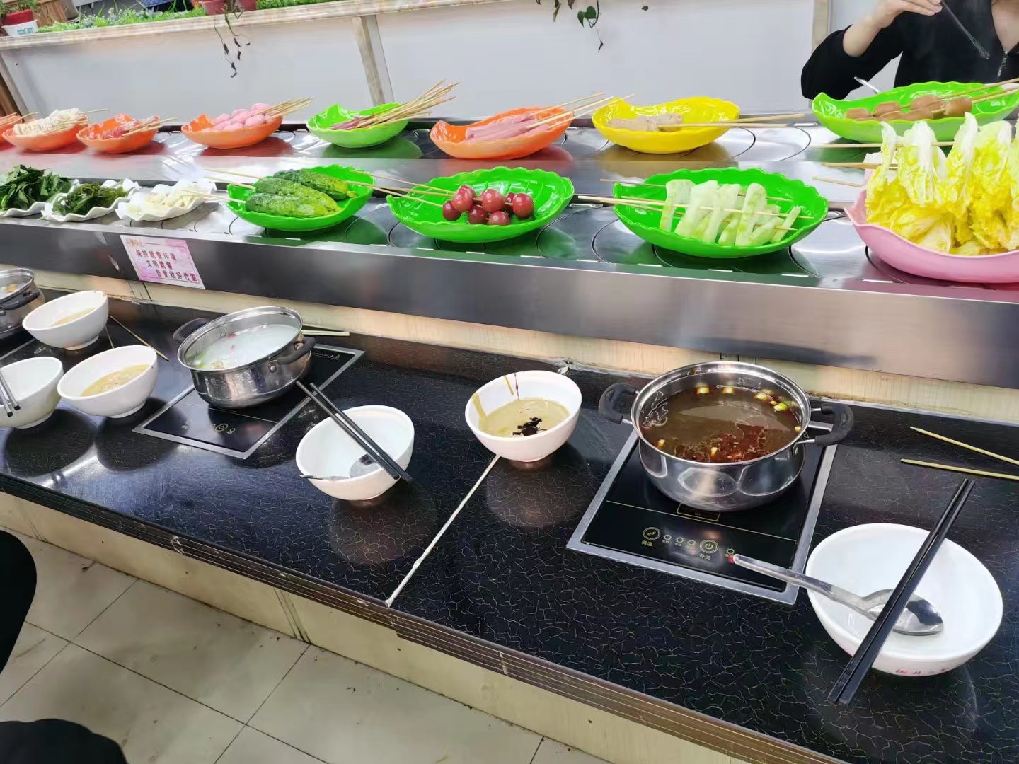 没有隔板的小火锅.jpg