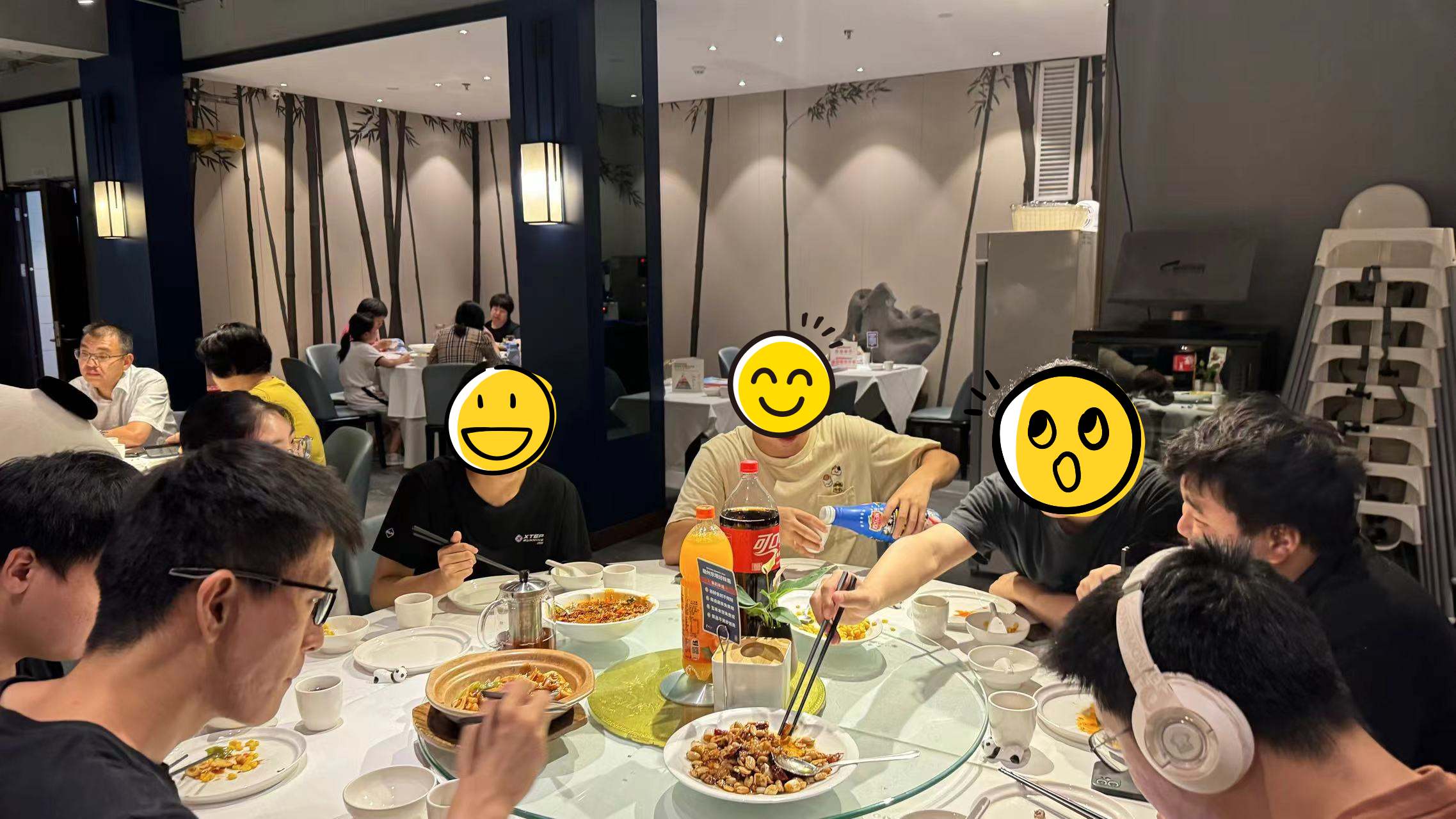 课题组.jpg